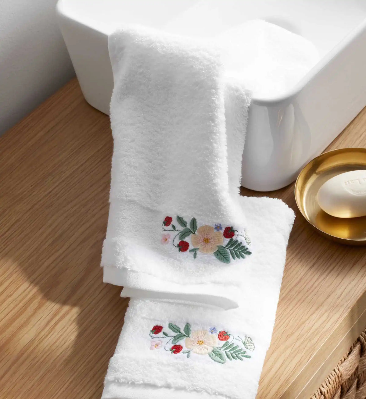 Embroidered Guest Towel - Strawberry Fields