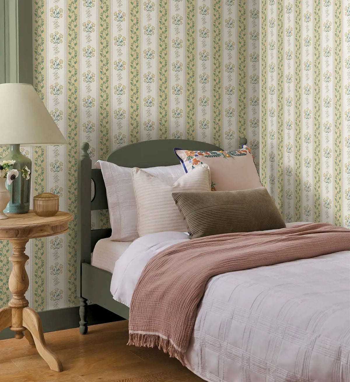 Portico Wallpaper Sample - Gold & Cream