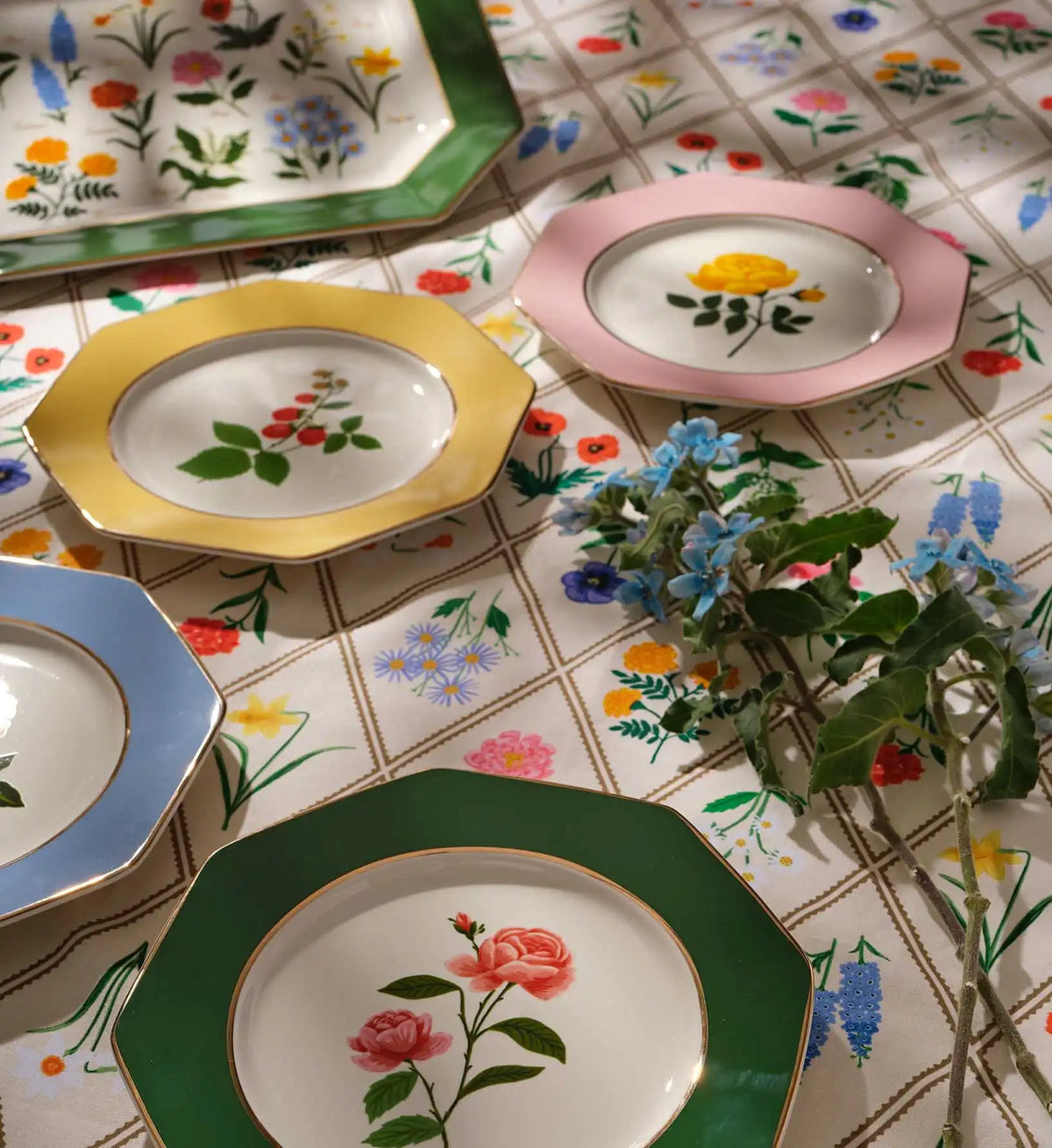 Porcelain Dessert Plate Set - Roses